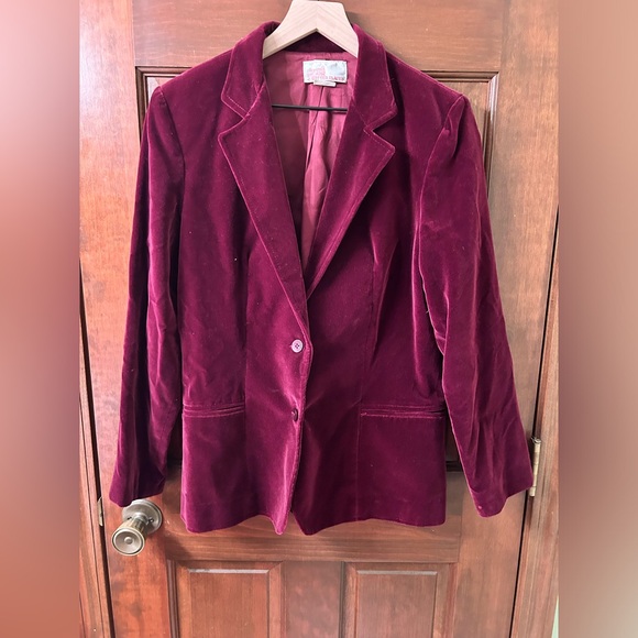 SUTTER PLACE VTG Burgundy Velvet fitted 2 button suit jacket. Size 14. - Picture 2 of 6